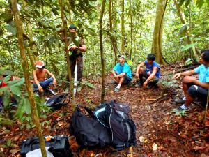 Bersama Para Guide Trekking di Hutan Bukit Lawang